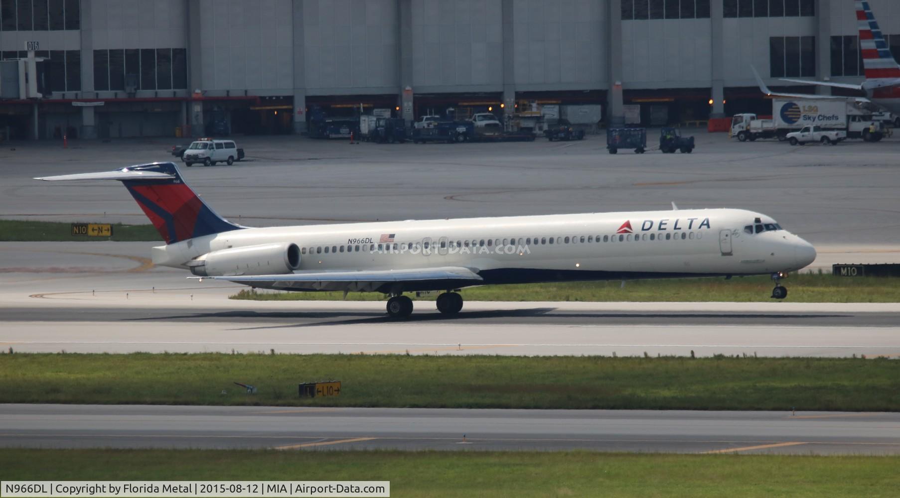 N966DL, 1990 McDonnell Douglas MD-88 C/N 53115, Delta