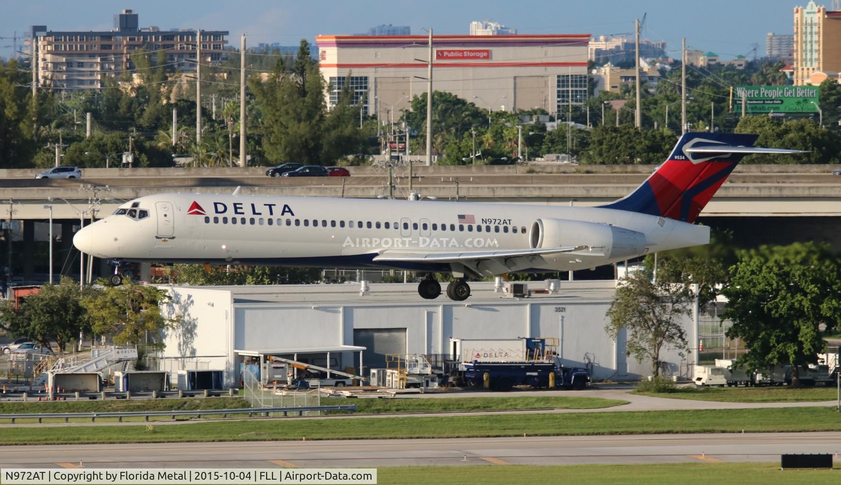 N972AT, 2001 Boeing 717-200 C/N 55033, Delta