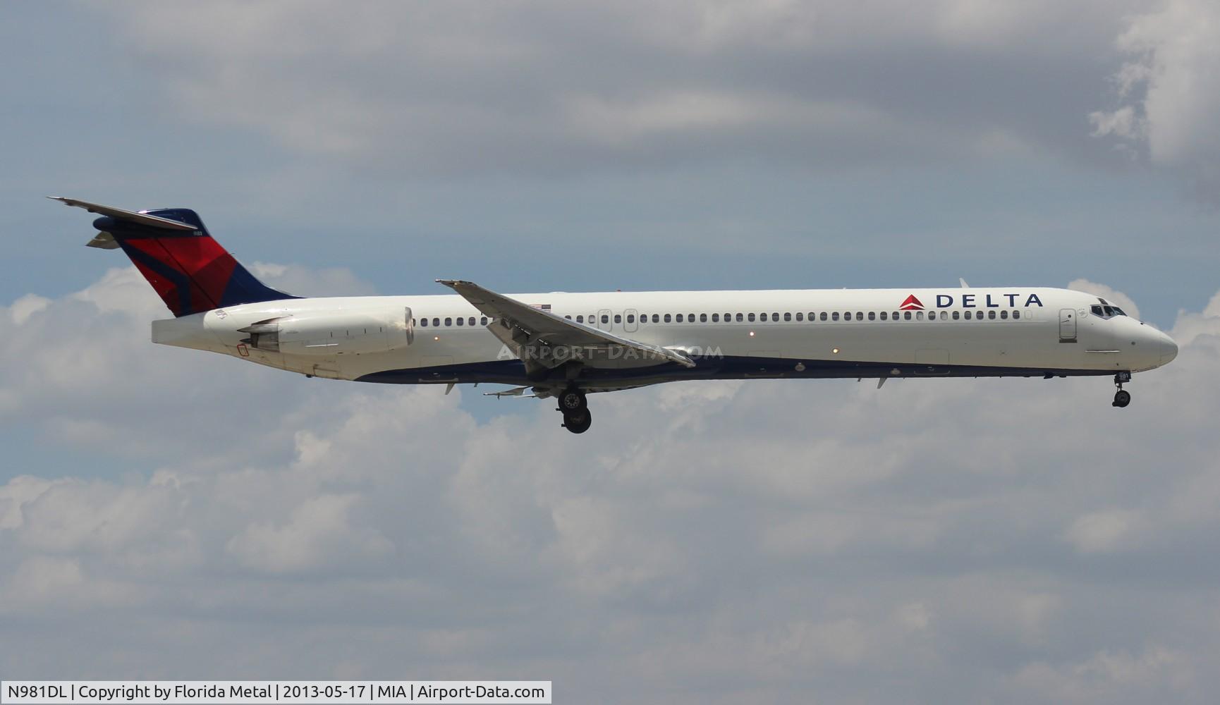 N981DL, 1991 McDonnell Douglas MD-88 C/N 53268, Delta