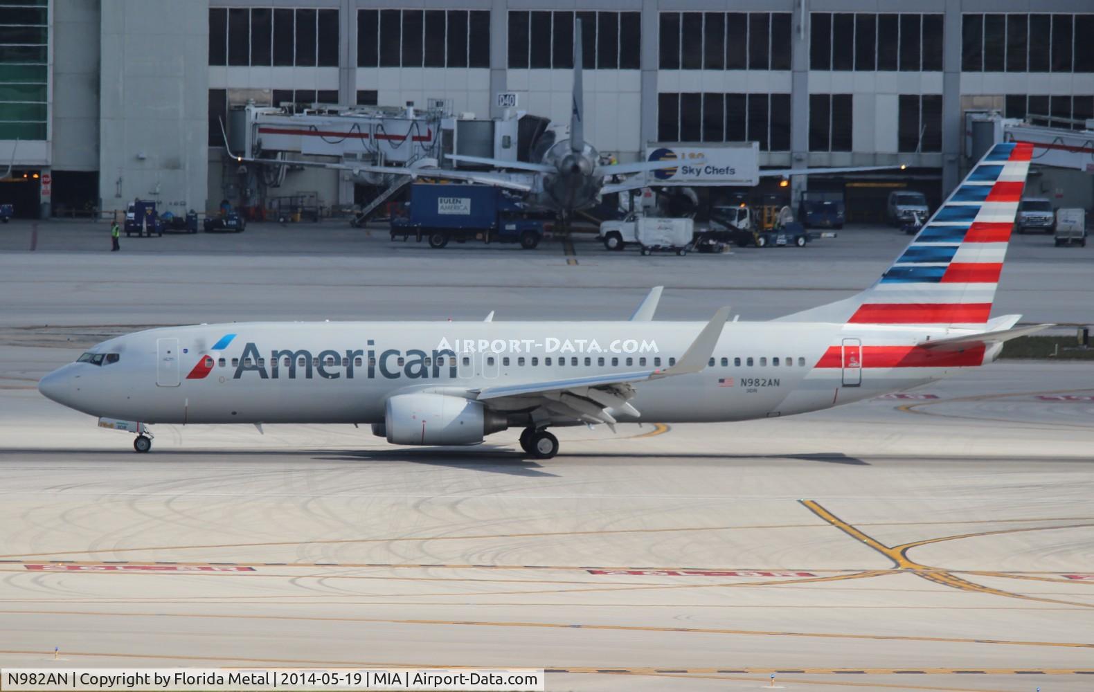 N982AN, 2009 Boeing 737-823 C/N 31067, American