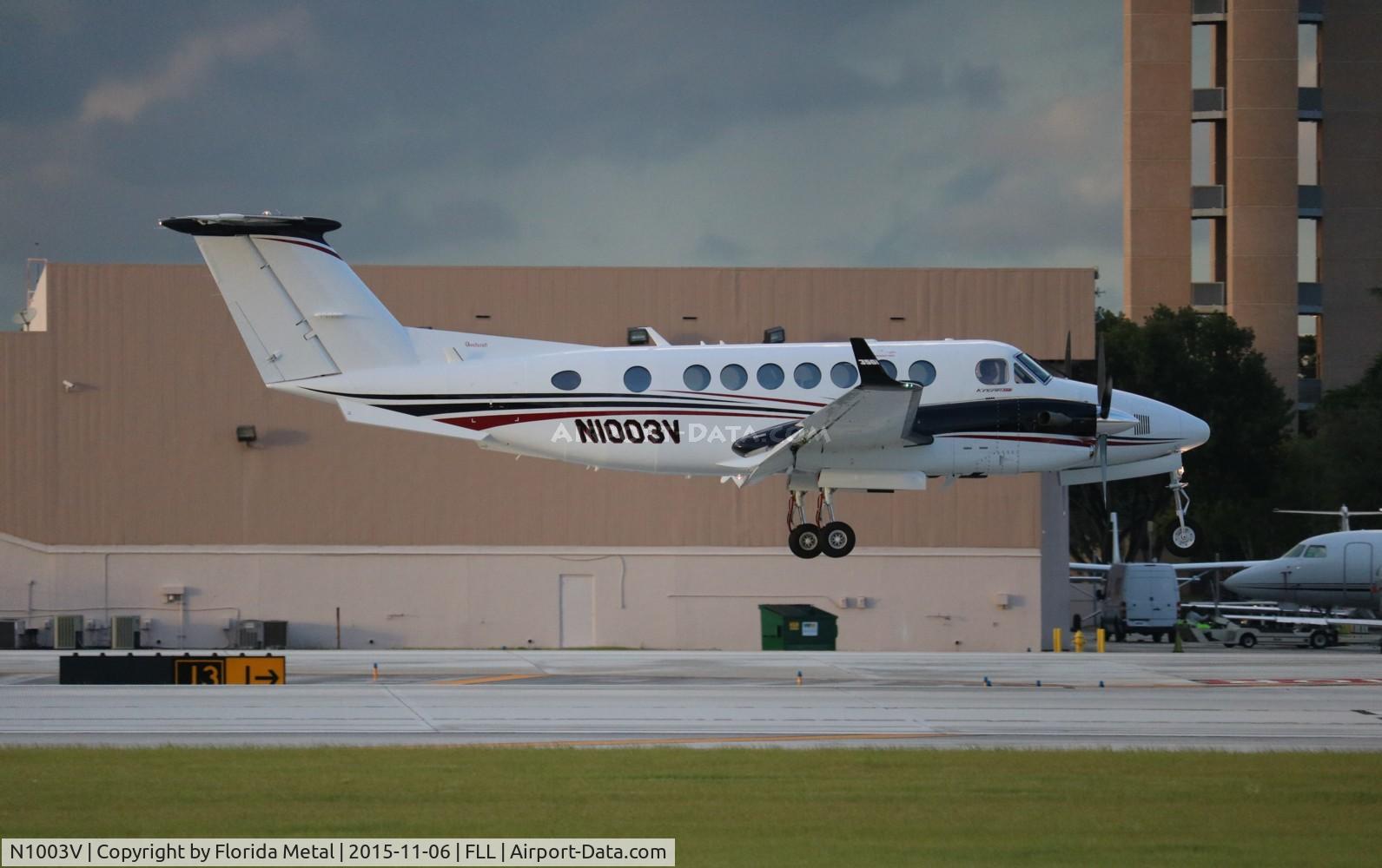 N1003V, 2015 Beech Super King Air 350i C/N FL-1003, Super King Air 350i