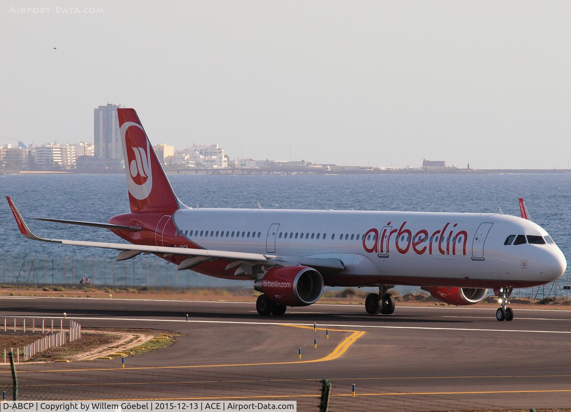 D-ABCP, 2015 Airbus A321-211 C/N 6629, Taxi to the gate of airport of Lanzarote