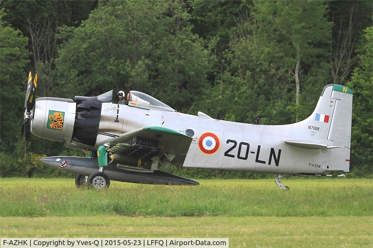 F-AZHK, Douglas AD-4N Skyraider C/N 7802, Douglas AD-4N Skyraider, Landing rwy 28, La Ferté-Alais airfield (LFFQ) Airshow 2015