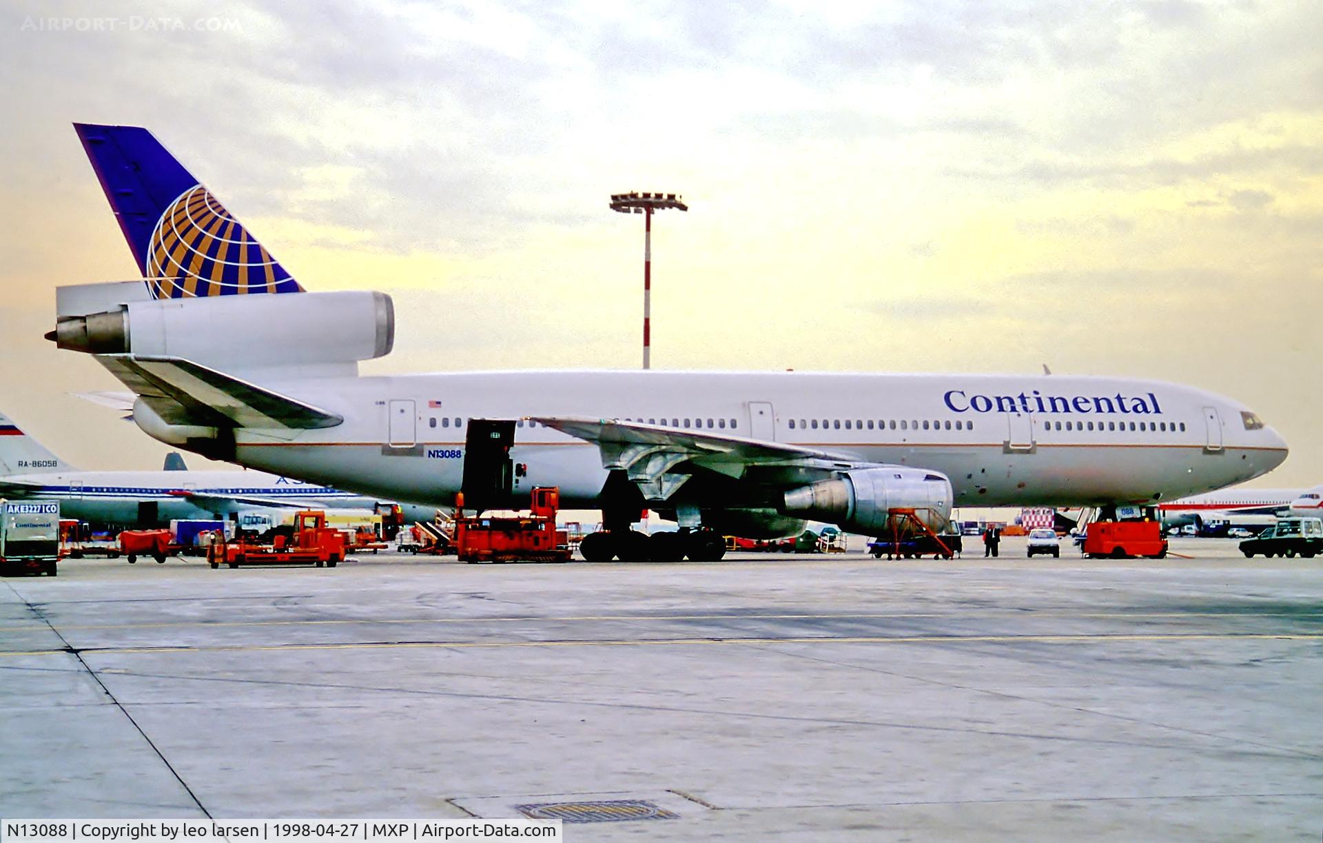 N13088, 1973 McDonnell Douglas DC-10-30 C/N 46850, Milan Malpensa 27.4.98