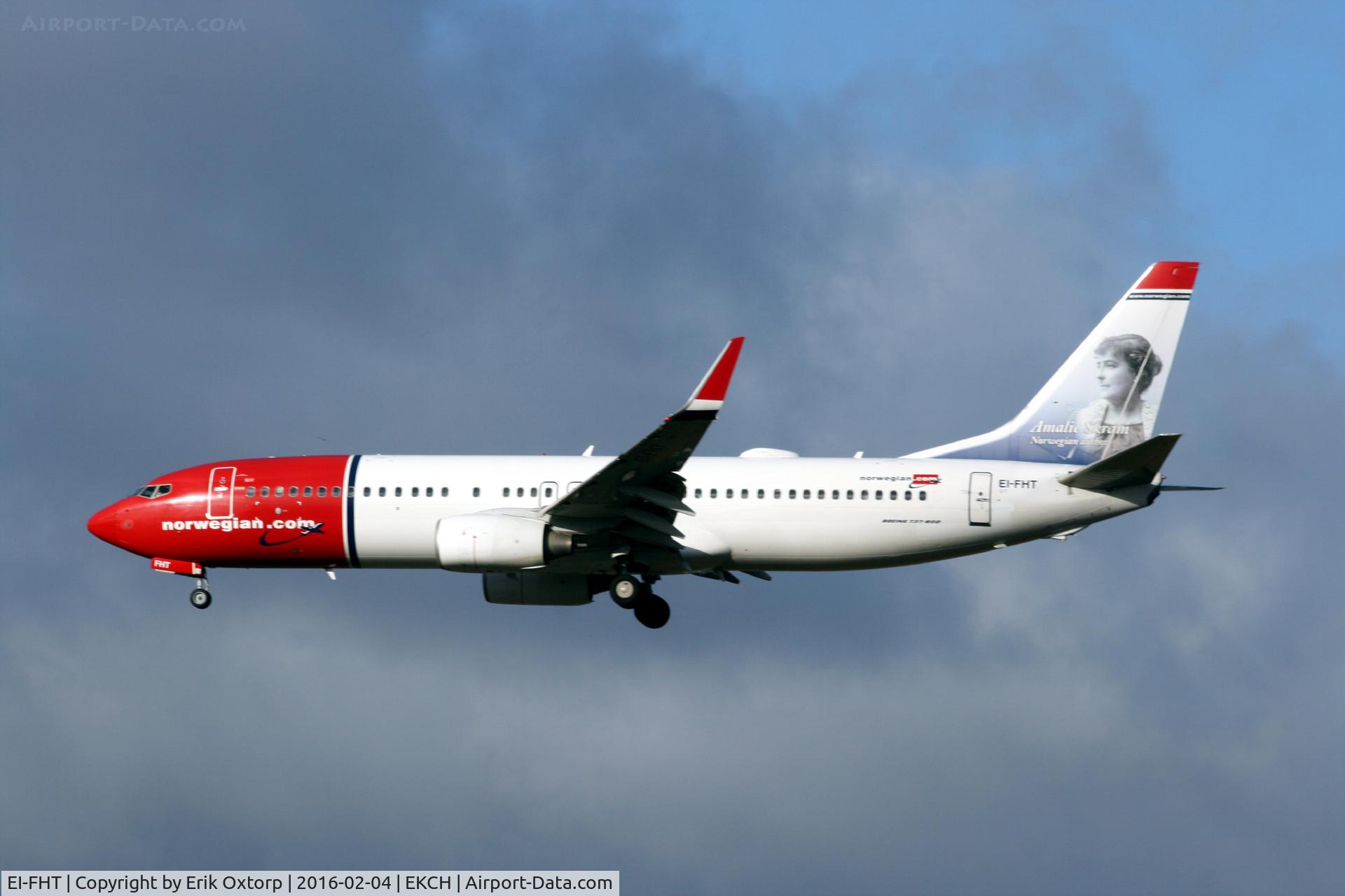 EI-FHT, 2011 Boeing 737-8JP C/N 40867, EI-FHT landing rw 22L