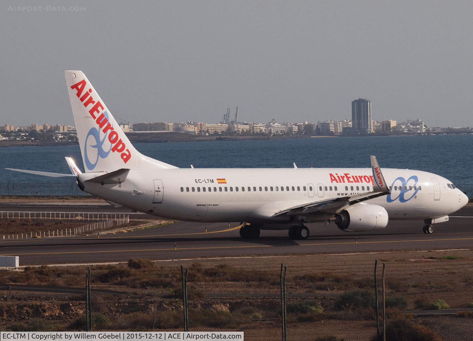 EC-LTM, 2012 Boeing 737-85P C/N 36591, Taxi to the runway of airport of Lanzarote