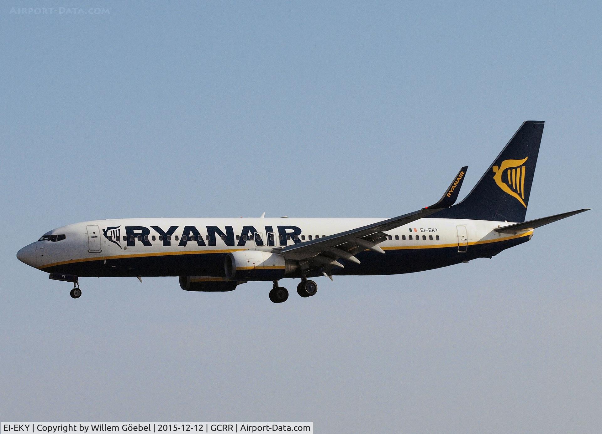 EI-EKY, 2010 Boeing 737-8AS C/N 35031, Landing on Lanzarote airport