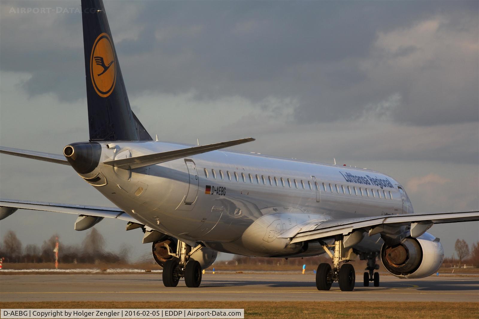D-AEBG, 2011 Embraer 195LR (ERJ-190-200LR) C/N 19000423, You want to know how an E190 looks from the rear? Enjoy the view.....