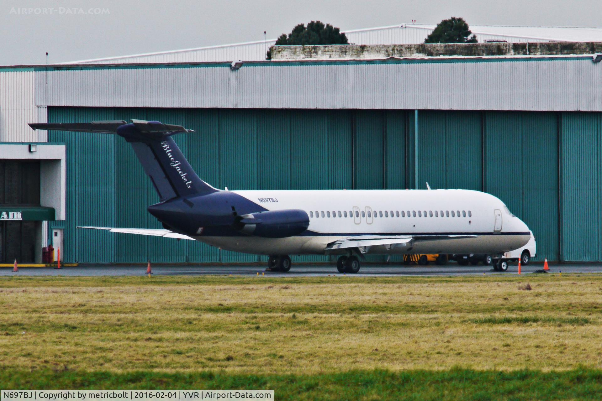 N697BJ, 1979 McDonnell Douglas DC-9-32 C/N 47799, In Vancouver for the Blue Jackets/Canucks game Fe.4.2016