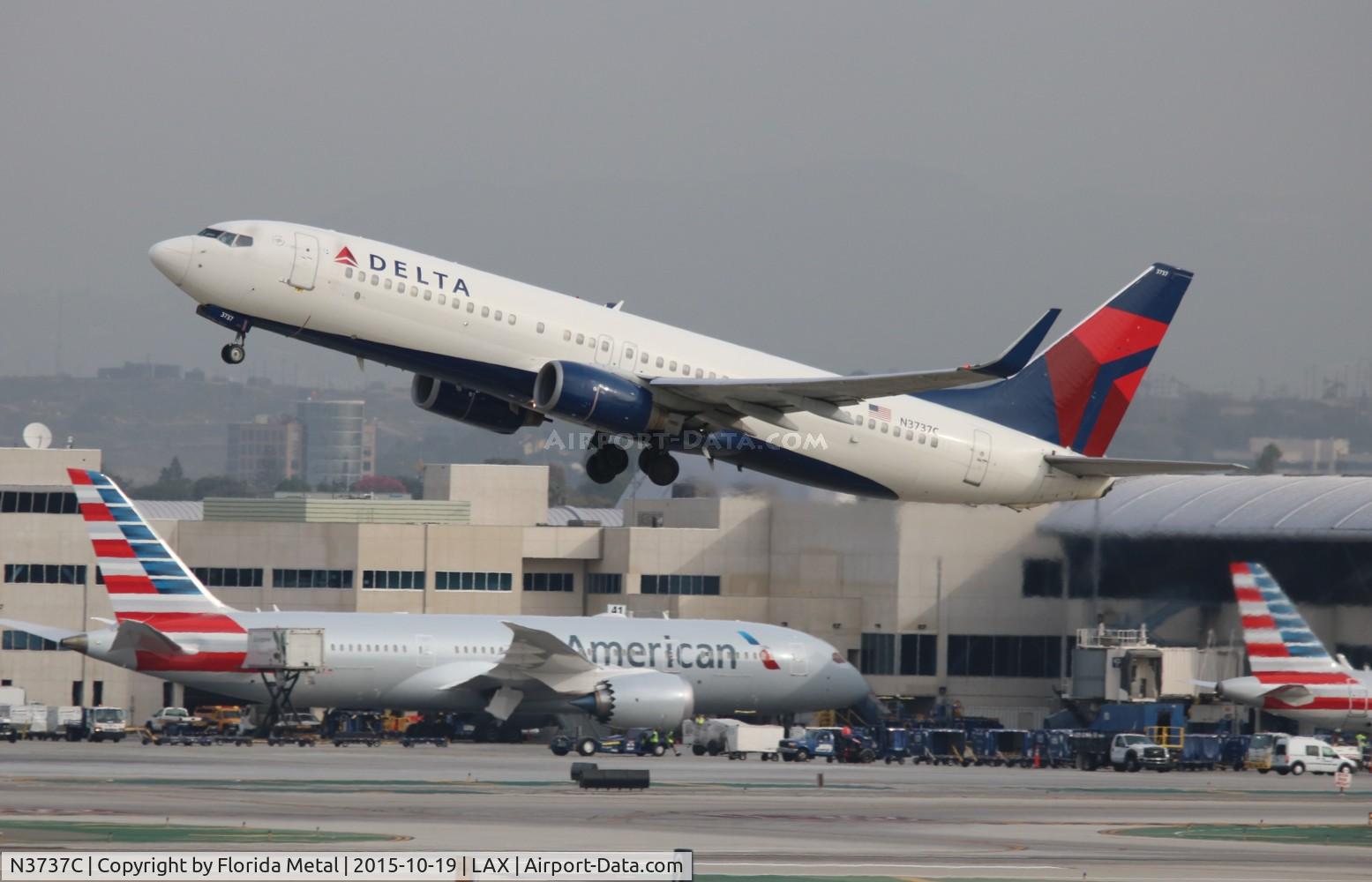N3737C, 2000 Boeing 737-832 C/N 30799, Delta