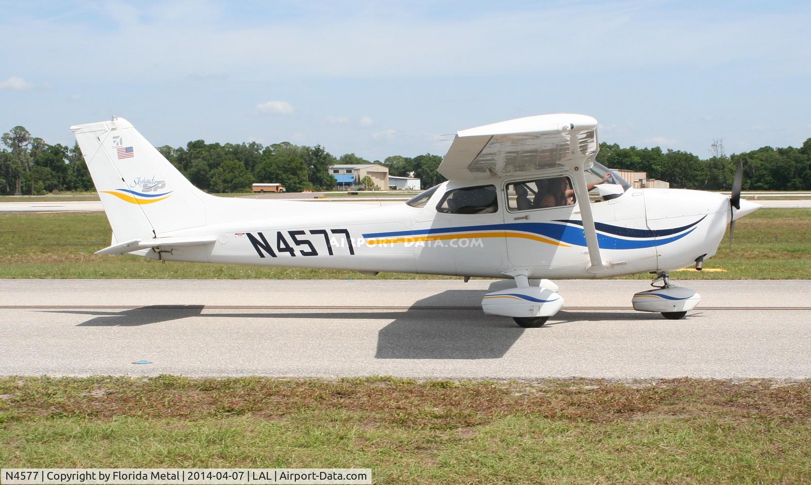 N4577, 1999 Cessna 172S C/N 172S8285, Cessna 172S