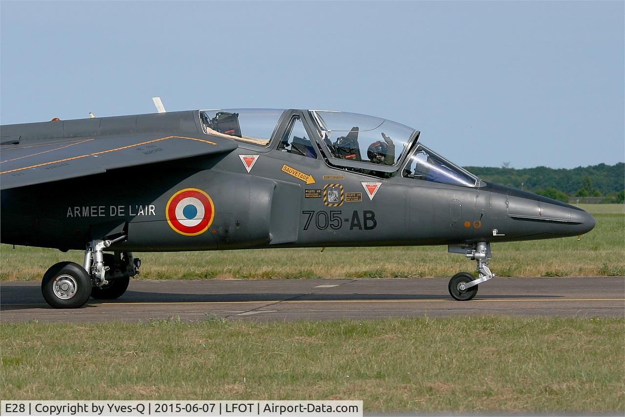 E28, Dassault-Dornier Alpha Jet E C/N E28, Dassault-Dornier Alpha Jet E (705-AB), Taxiing after landing rwy 02, Tours Air Base 705 (LFOT-TUF) Open day 2015