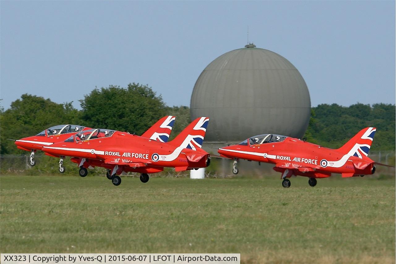 XX323, 1980 Hawker Siddeley Hawk T.1 C/N 167/312148, Royal Air Force Red Arrows Hawker Siddeley Hawk T.1A, Take off rwy 02, Tours-St Symphorien Air Base 705 (LFOT-TUF) Open day 2015