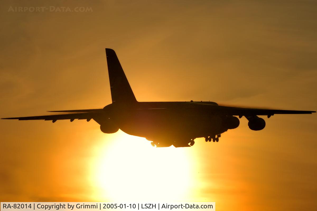 RA-82014, 1987 Antonov An-124-100 Ruslan C/N 9773054732039, Former Sowjet AF (566 vtap at Seshcha) Ruslan taking off into the morning sun. This Beauty was earmarked for conversion to An-124VS space-rocket launch aircraft in Russian AF Service - cancelled due costs. Now again Russia AF, opb 6957 AB at Seshcha