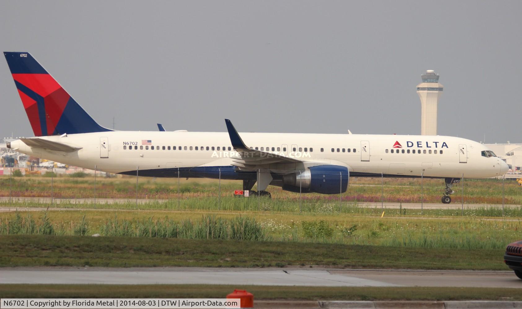N6702, 1999 Boeing 757-232 C/N 30188, Delta