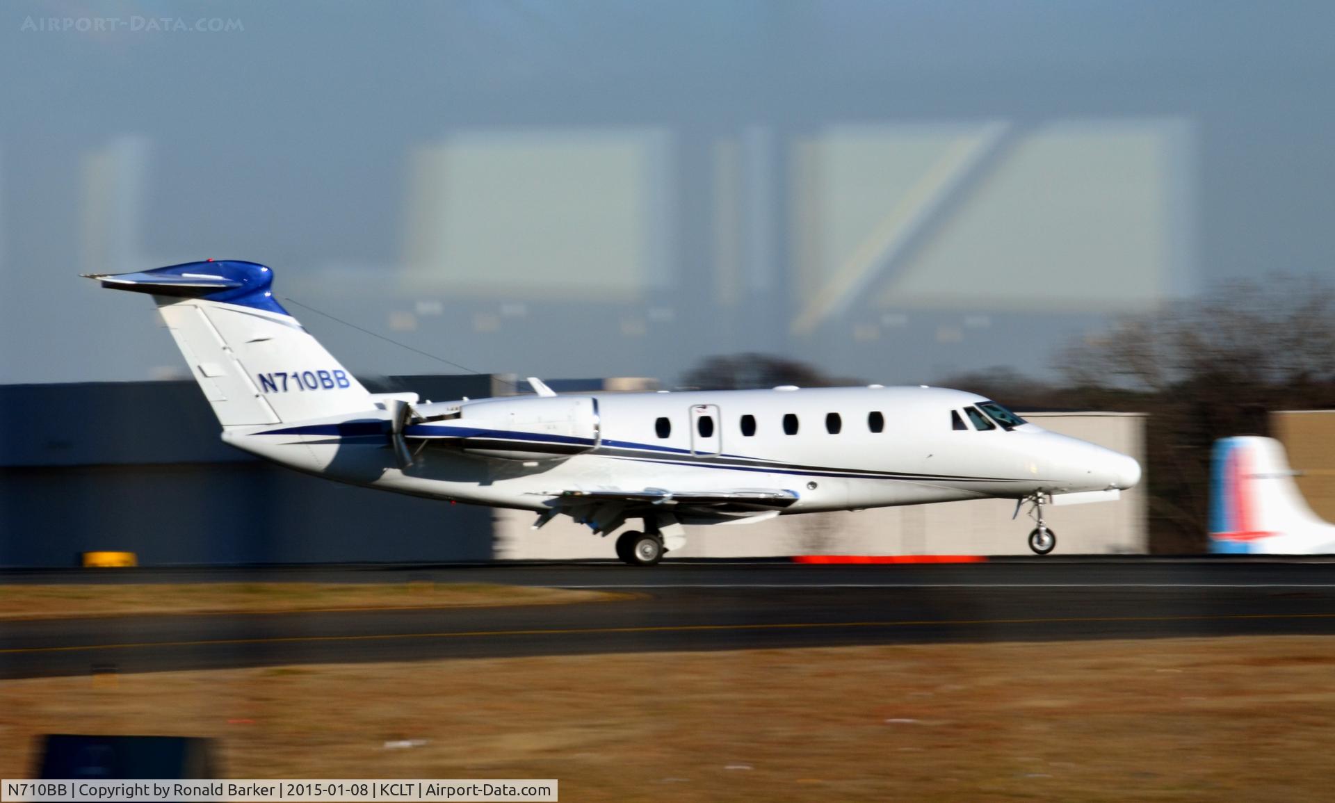N710BB, 1992 Cessna 650 Citation VII C/N 650-7016, Landing CLT