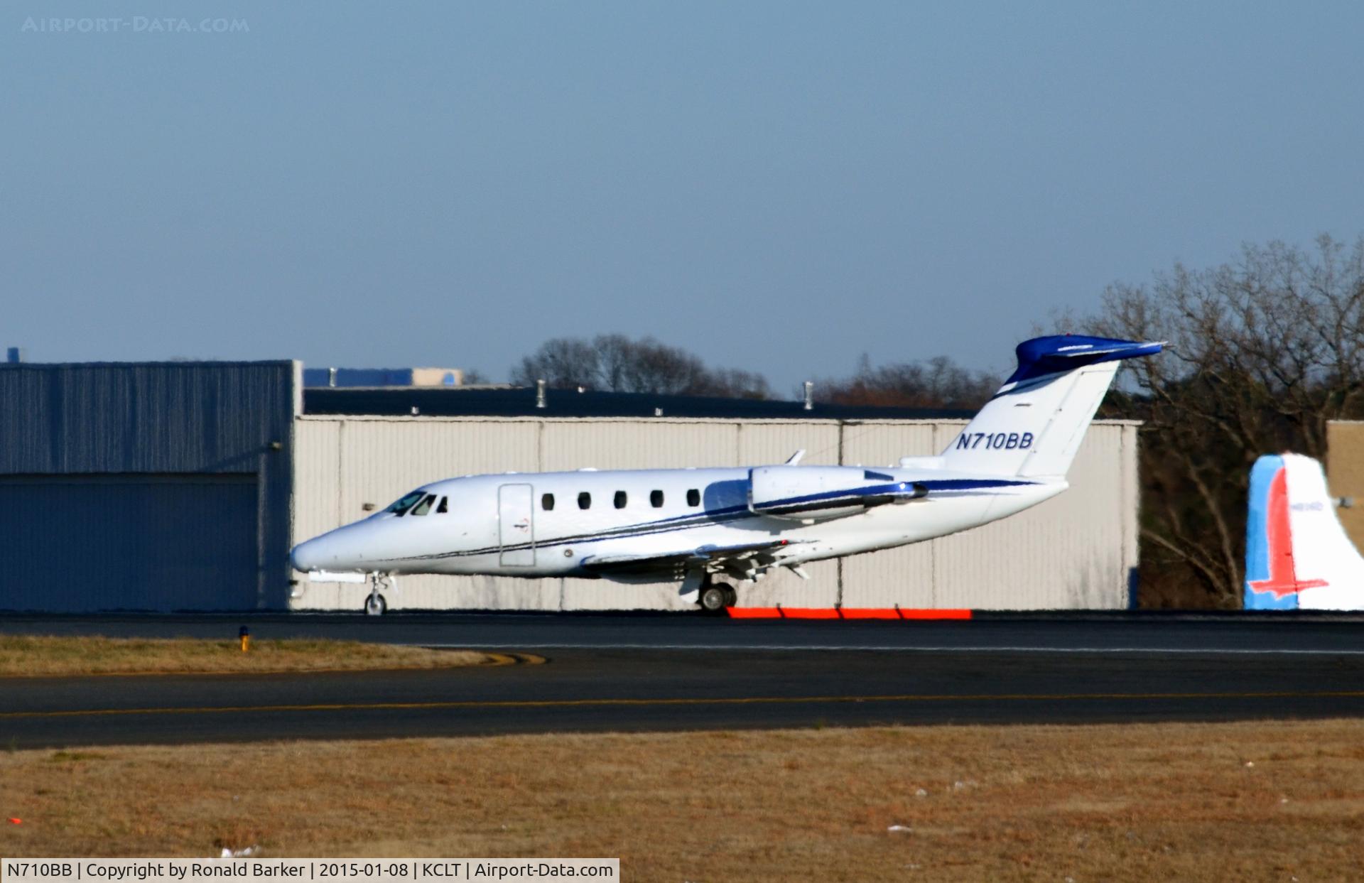 N710BB, 1992 Cessna 650 Citation VII C/N 650-7016, Taxi back for takeoff CLT