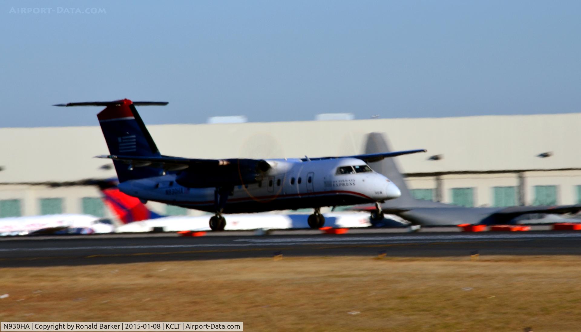 N930HA, Boeing DHC-8-102 C/N 126, Landing CLT