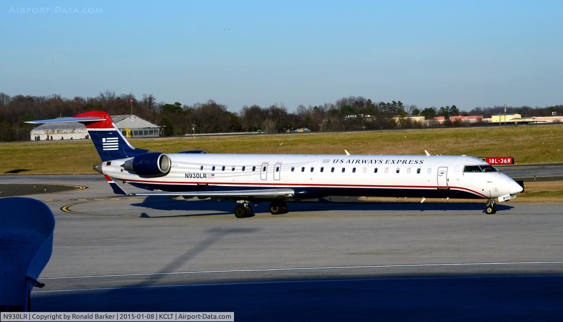 N930LR, 2005 Bombardier CRJ-900ER (CL-600-2D24) C/N 15030, Taxi CLT