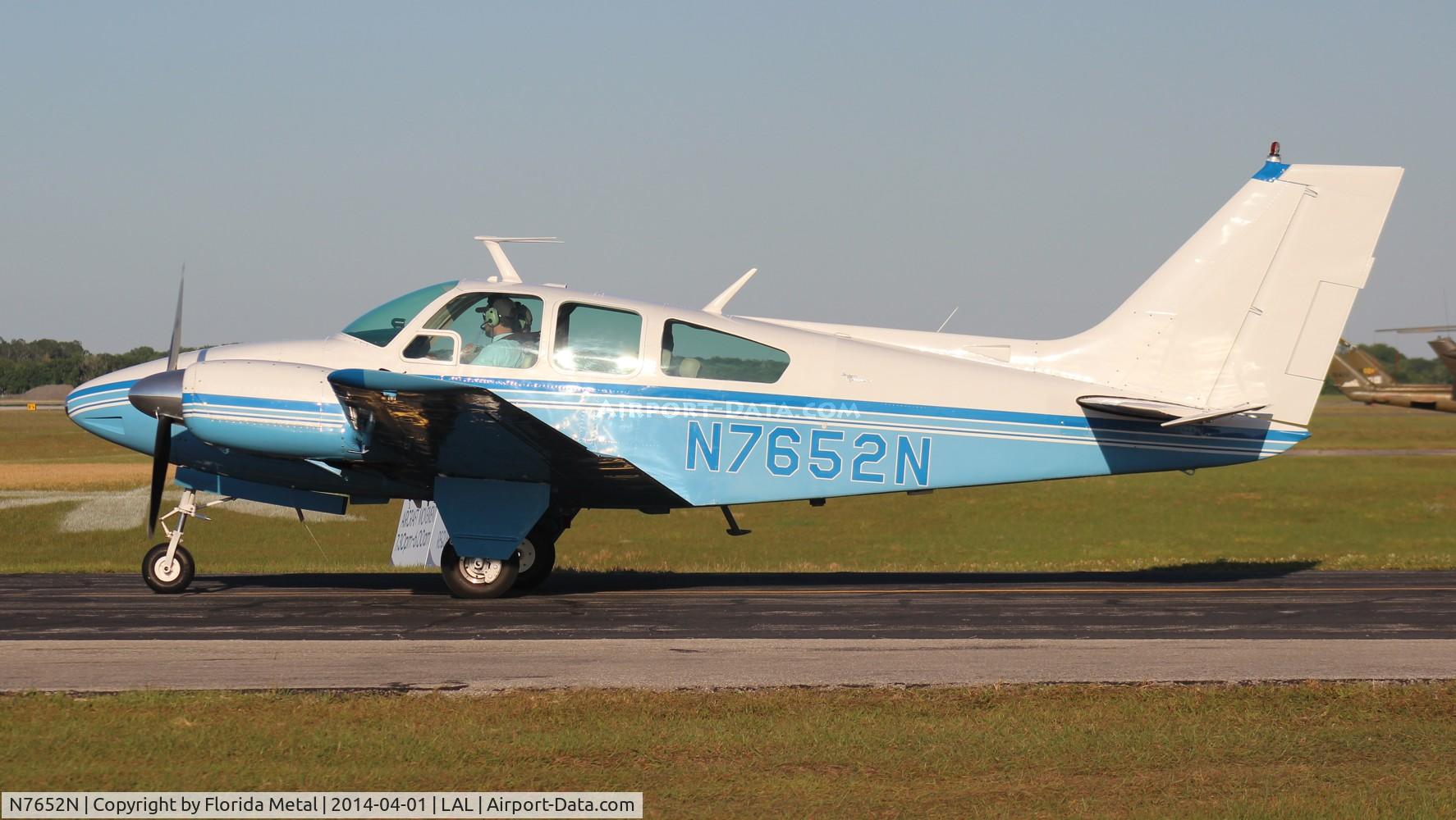 N7652N, 1968 Beech 95-B55 (T42A) Baron C/N TC-1147, Beech 55