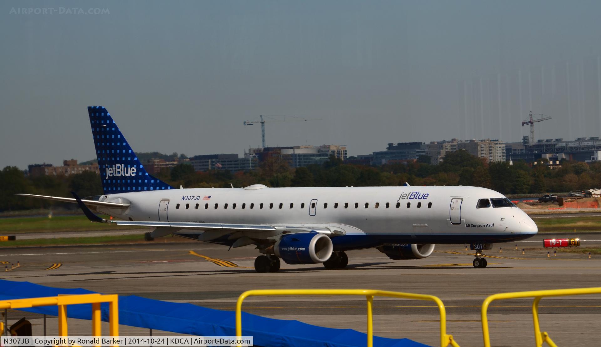 N307JB, 2009 Embraer ERJ-190-100 IGW 190AR C/N 19000286, Takeoff National