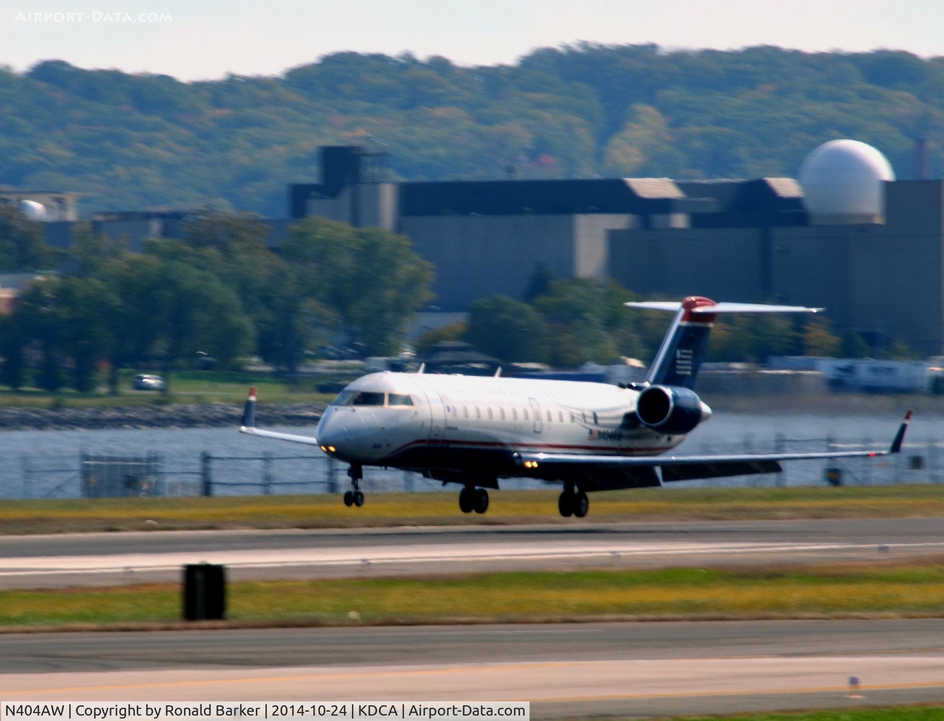 N404AW, 1999 Canadair CRJ-200LR (CL-600-2B19) C/N 7294, Landing National