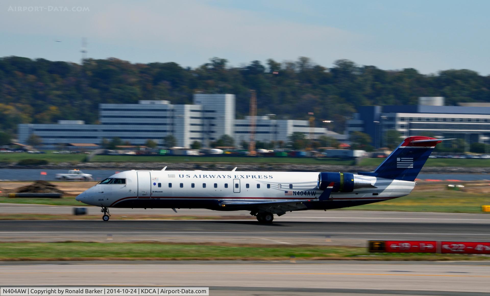 N404AW, 1999 Canadair CRJ-200LR (CL-600-2B19) C/N 7294, Landing roll National