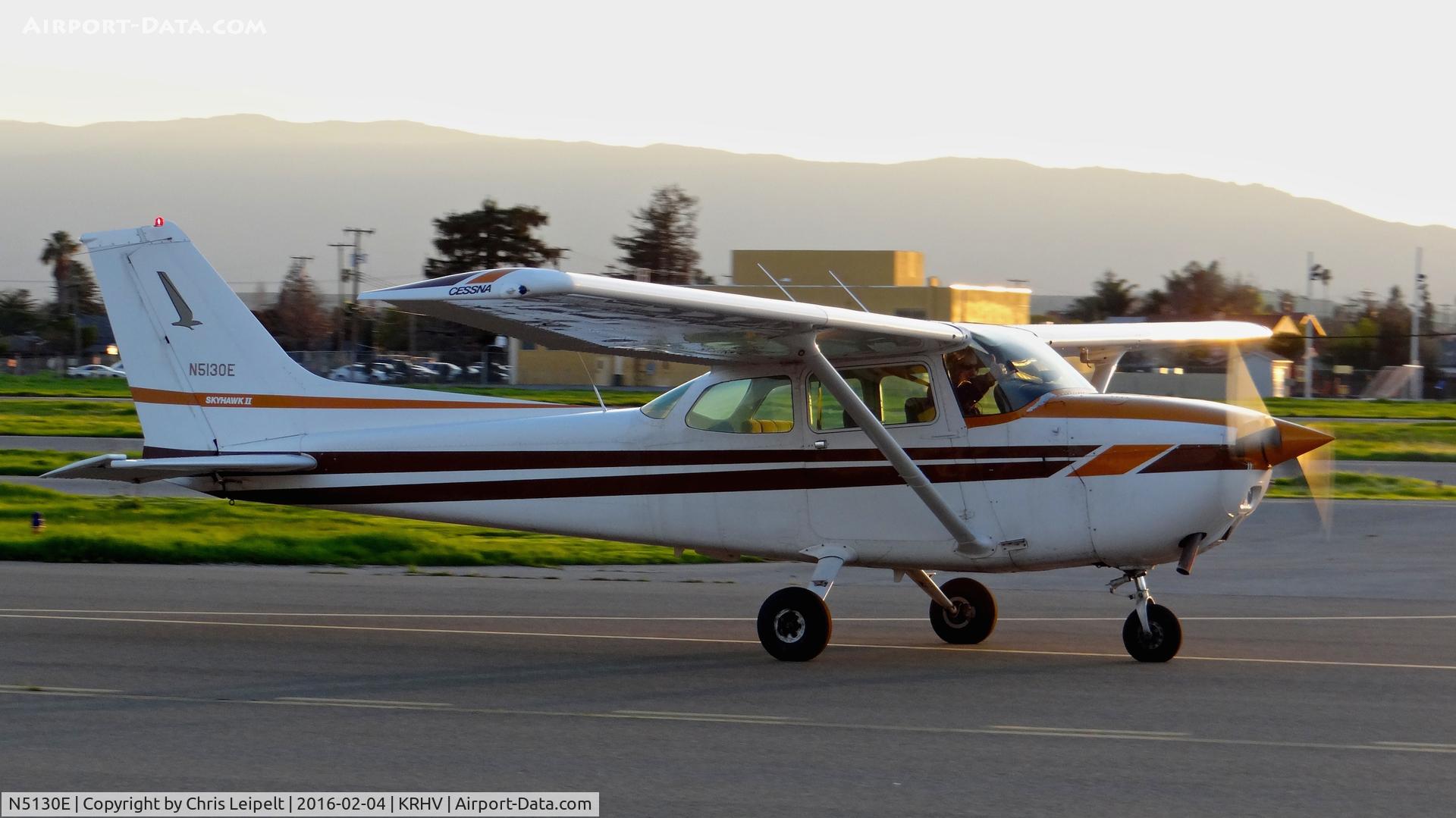N5130E, 1978 Cessna 172N C/N 17271725, Locally-based 1978 Cessna 172N taxing in after landing at Reid Hillview Airport, San Jose, CA. Thanks for the thumbs up!