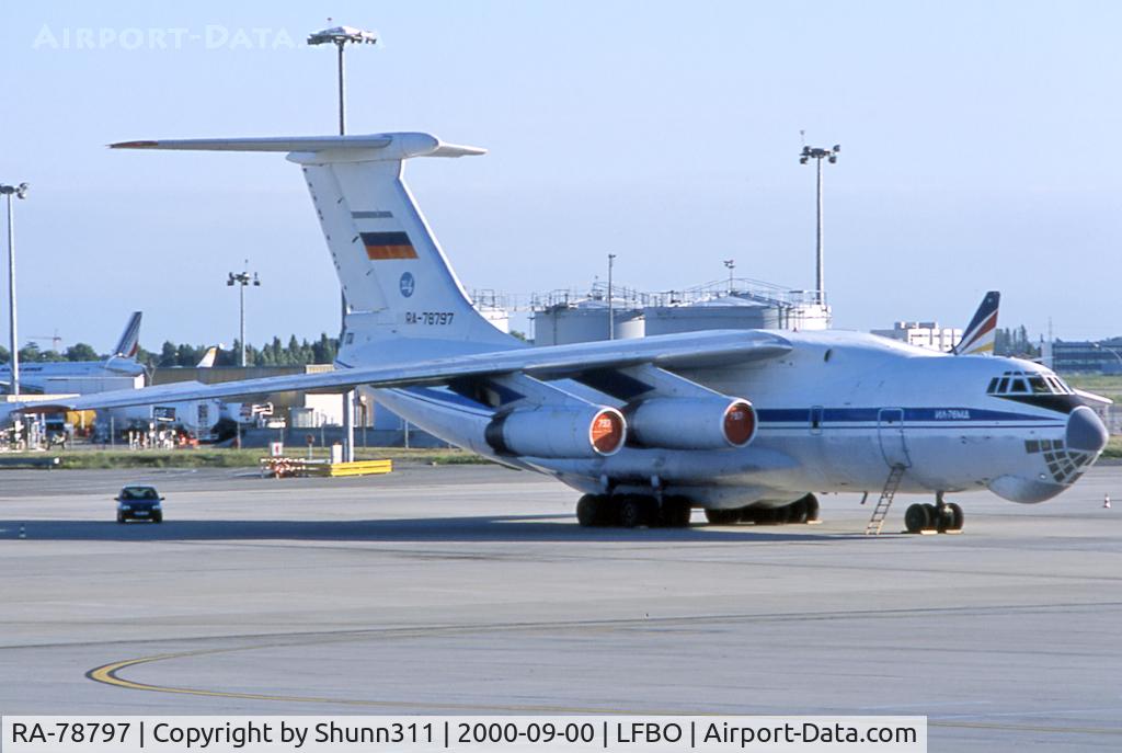 RA-78797, 1989 Ilyushin IL-78MD C/N 0093491742, Parked... Special revenu service here during money change...