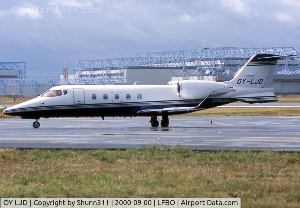 OY-LJD, 1992 Learjet 60 C/N 60-005, Taxiing to the General Aviation area...