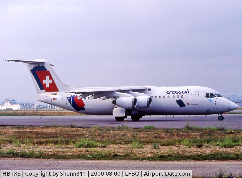 HB-IXS, 1995 British Aerospace Avro 146-RJ100 C/N E3280, Lining up rwy 15L