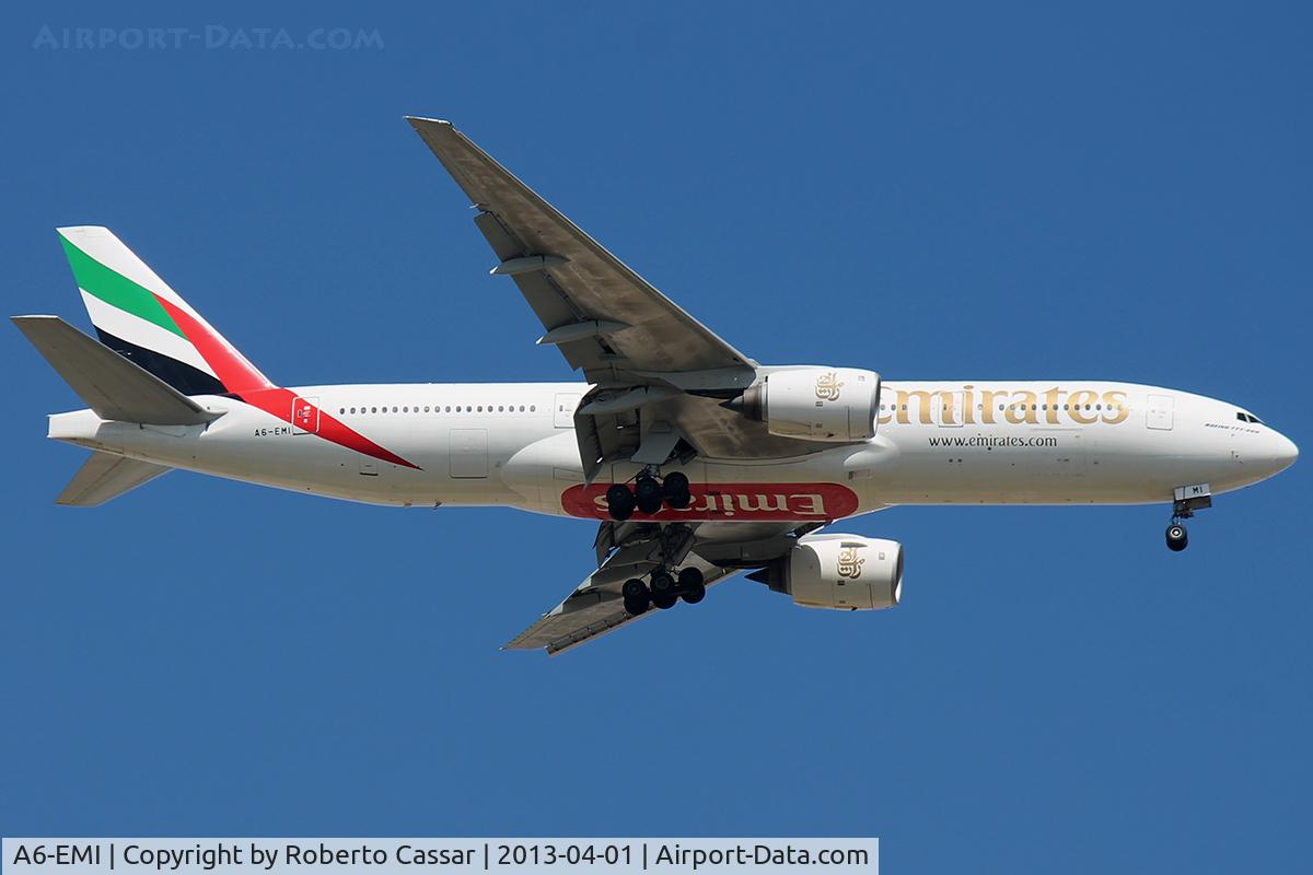 A6-EMI, 1996 Boeing 777-21H/ER C/N 27250, Runway 13