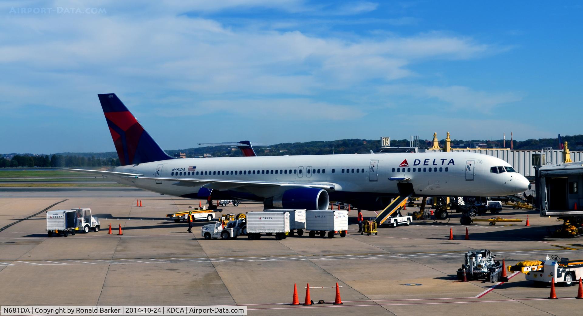 N681DA, 1993 Boeing 757-232 C/N 26957, Gate 19 National