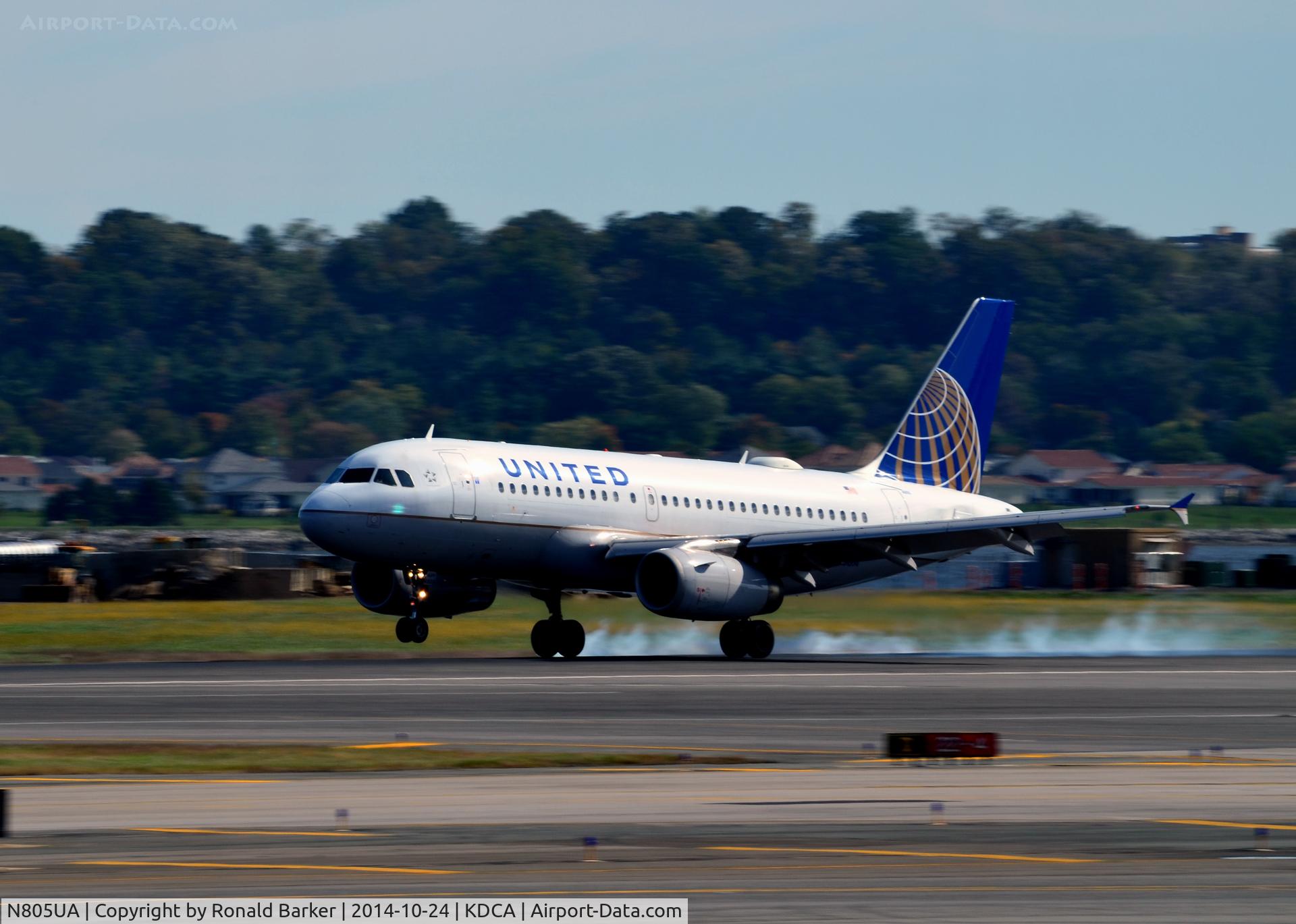 N805UA, 1998 Airbus A319-131 C/N 783, Tire smoke on landing National