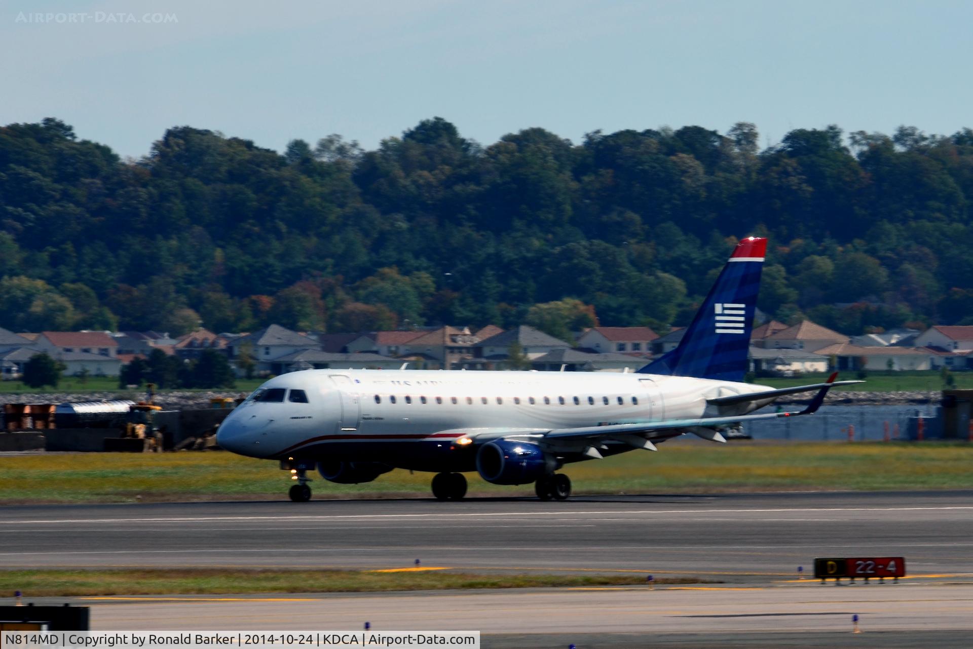N814MD, 2004 Embraer 170SU (ERJ-170-100SU) C/N 17000033, Takeoff National