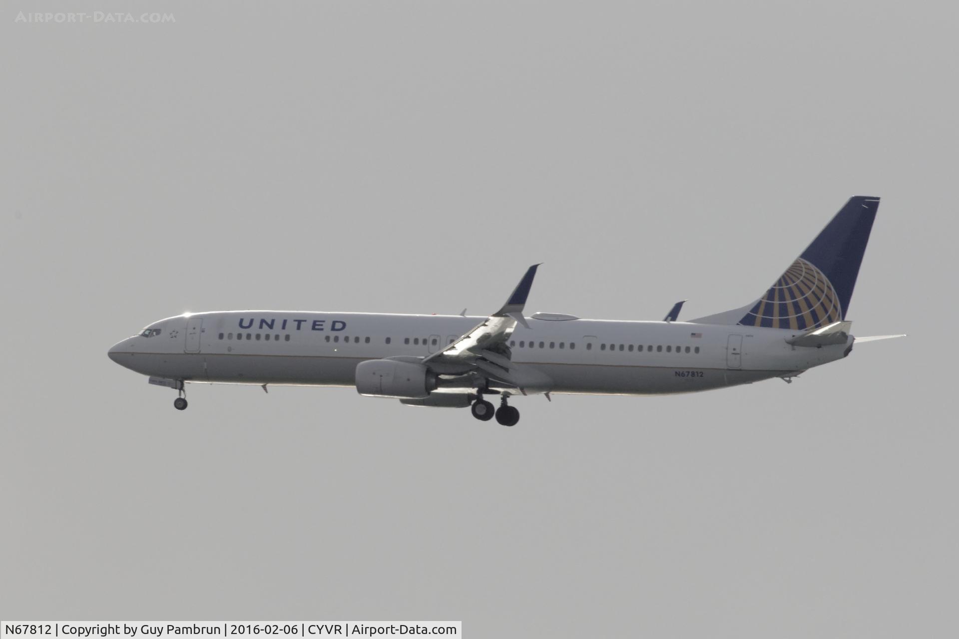 N67812, 2013 Boeing 737-924/ER C/N 43530, Landing