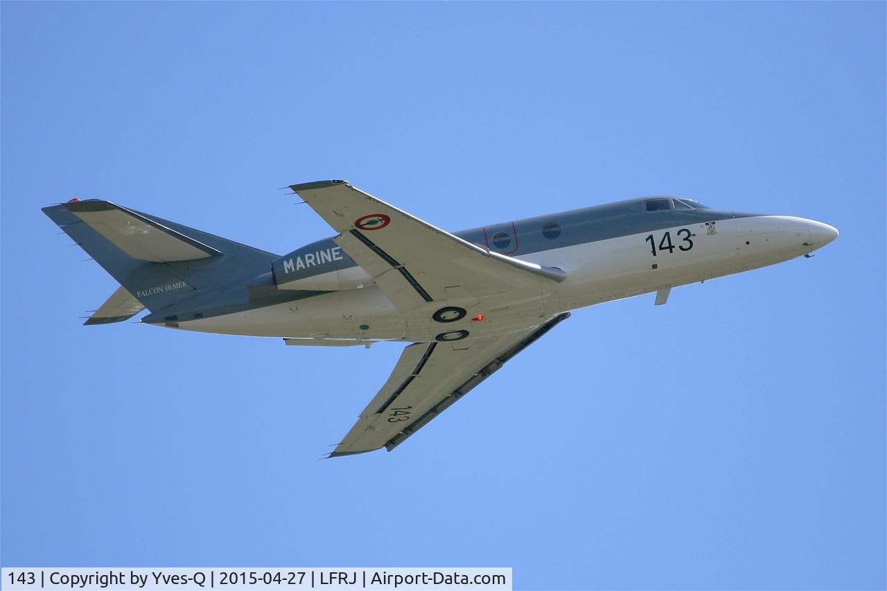 143, 1979 Dassault Falcon 10MER C/N 143, Dassault Falcon 10 MER, Take off rwy 26, Landivisiau Naval Air Base (LFRJ)