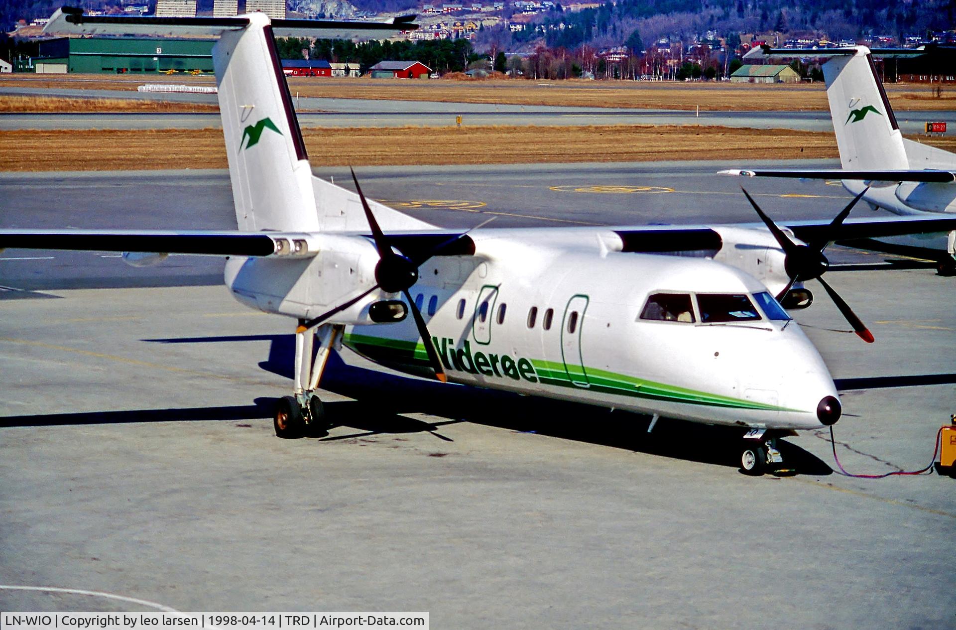 LN-WIO, 1995 De Havilland Canada DHC-8-103B Dash 8 C/N 417, TRD Trondheim 14.4.98