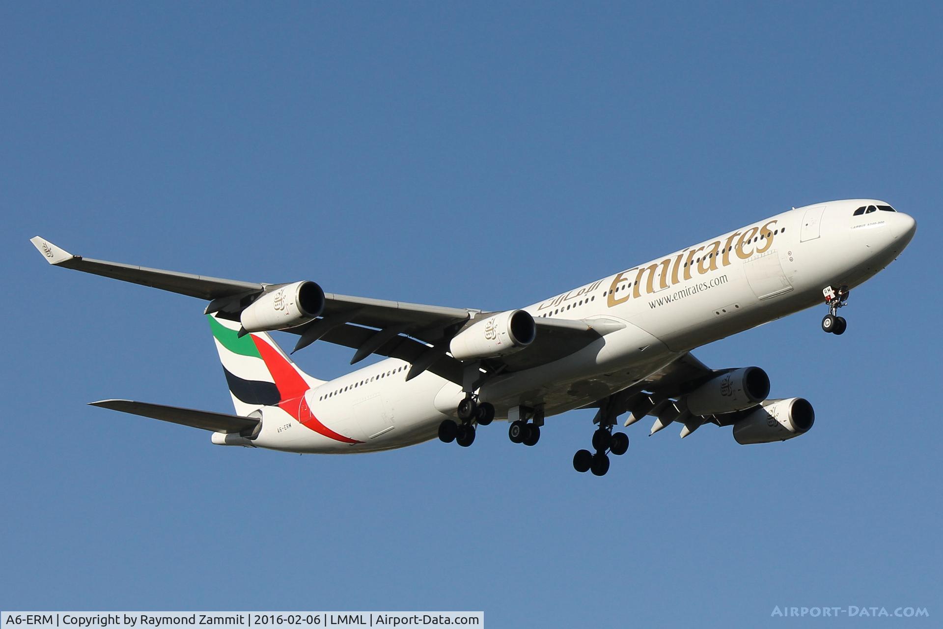 A6-ERM, 1998 Airbus A340-313X C/N 236, A340 A6-ERM Emirates Airlines