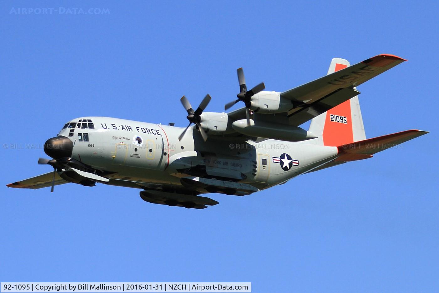 92-1095, 1992 Lockheed LC-130H Hercules C/N 382-5405, finals to 02