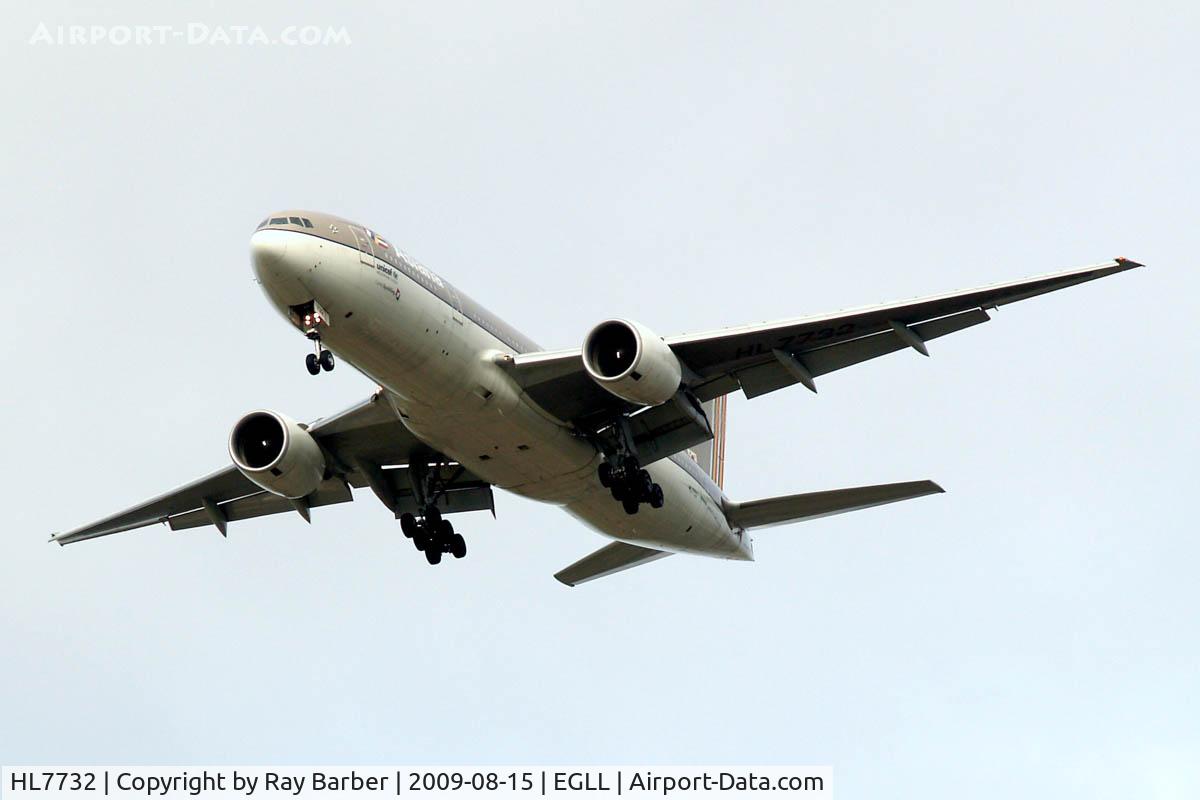 HL7732, 2004 Boeing 777-28E/ER C/N 29174, Boeing 777-28EER [29174] (Asiana Airlines) Home~G 15/08/2009. On approach 27R.