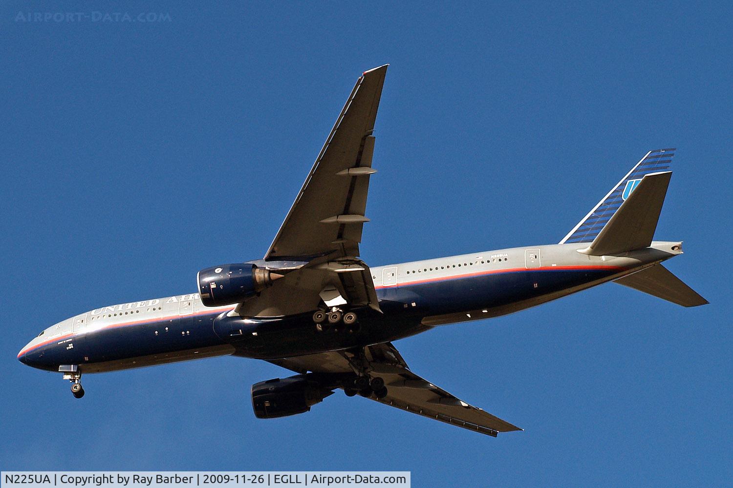 N225UA, 2001 Boeing 777-222/ER C/N 30554, Boeing 777-222ER [30554] (United Airlines) Home~G 25/11/2009