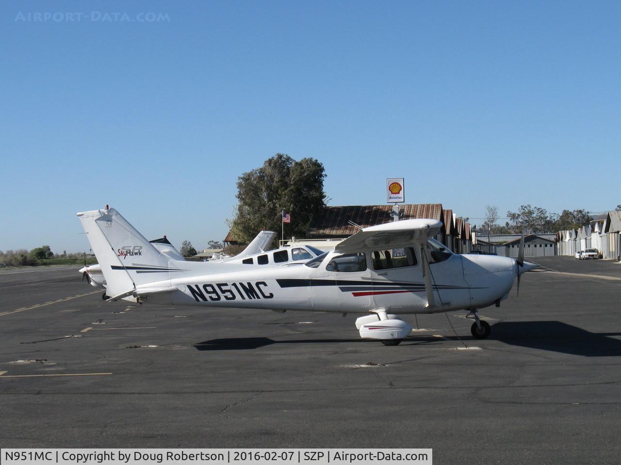 N951MC, 2001 Cessna 172S C/N 172S8951, 2001 Cessna 172 SKYHAWK SP, Lycoming IO-360-L2A 180 Hp