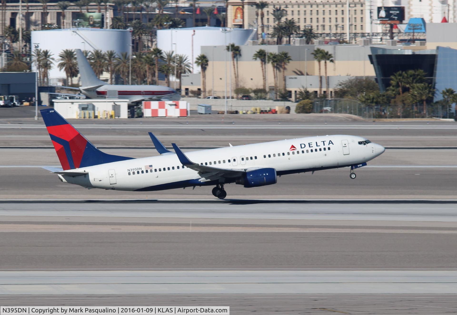 N395DN, 2000 Boeing 737-832 C/N 30773, Boeing 737-800