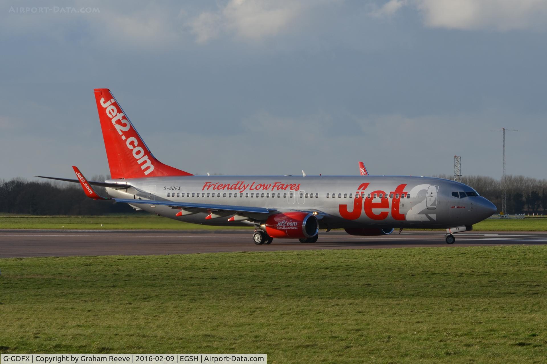 G-GDFX, 2000 Boeing 737-8K5 C/N 27987, About to depart from Norwich.