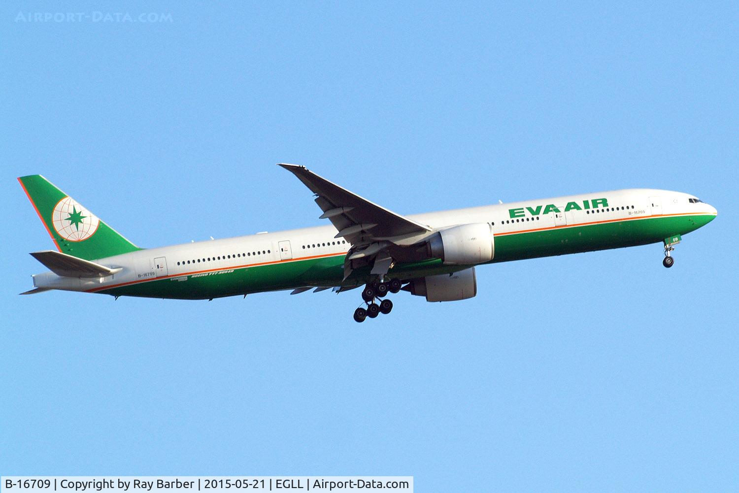 B-16709, 2007 Boeing 777-35E/ER C/N 33753, Boeing 777-35EER [33753] (EVA Airways) Home~G 21/05/2015. On approach 27L.
