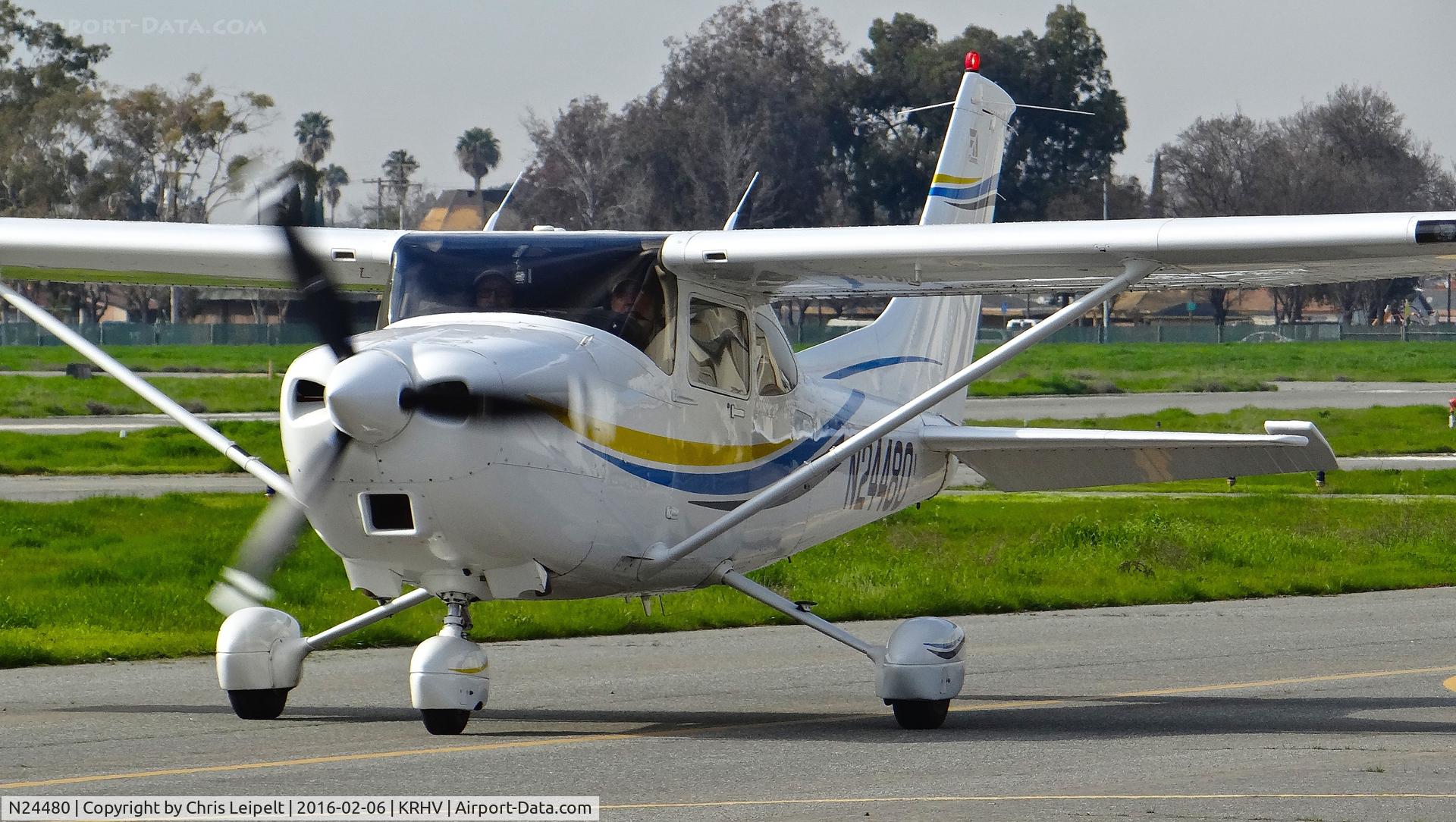 N24480, 2001 Cessna 182S Skylane C/N 18280932, Locally-based 2001 Cessna 182S taxing back to its hangar after landing at Reid Hillview Airport, San Jose, CA.
