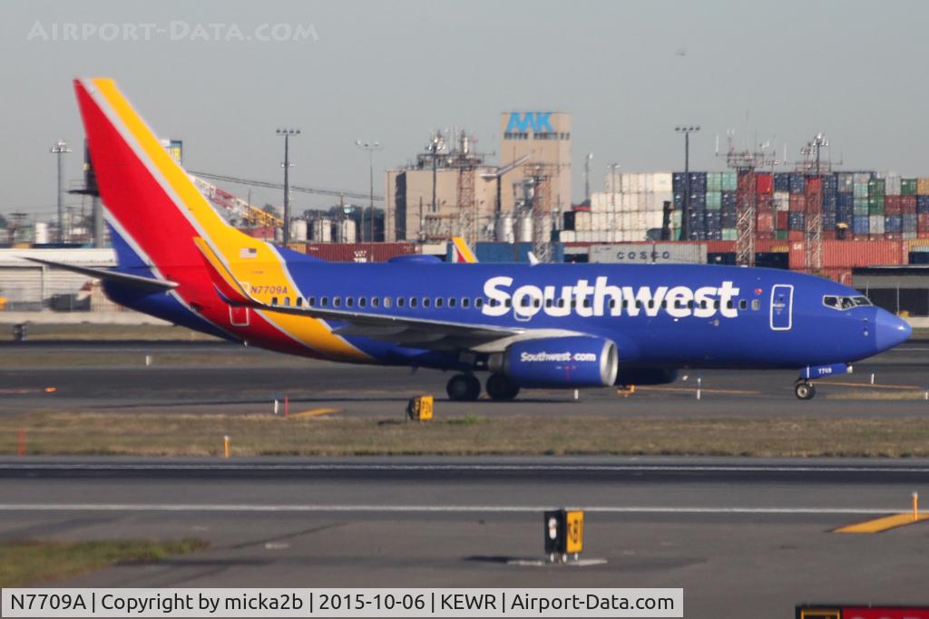 N7709A, 2005 Boeing 737-76N C/N 32654, Taxiing. Scrapped in june 2022.