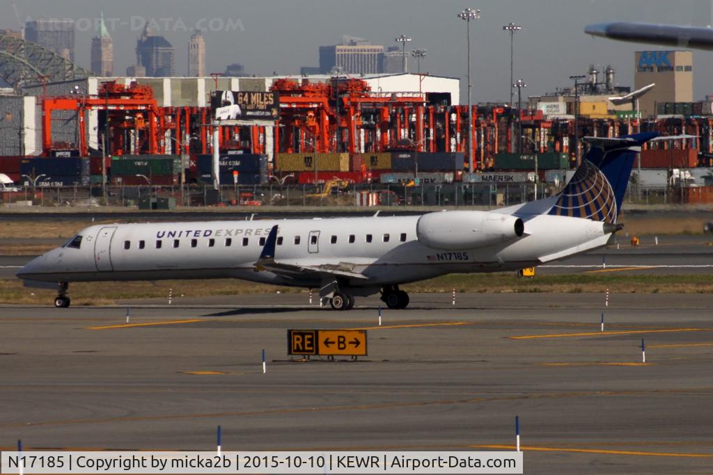 N17185, 2005 Embraer ERJ-145XR (EMB-145XR) C/N 14500922, Taxiing