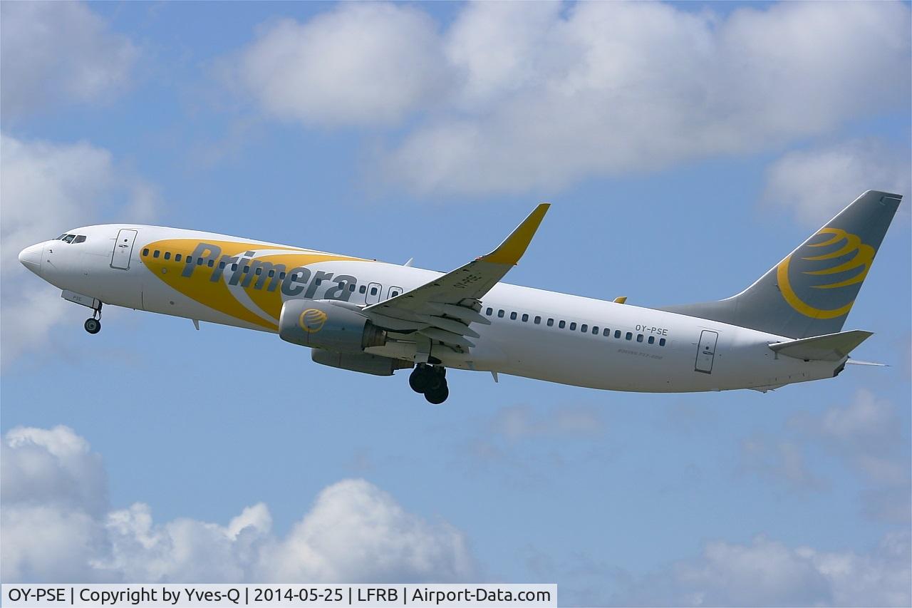 OY-PSE, 2000 Boeing 737-809 C/N 30664, Boeing 737-809, Take-off Rwy 25L, Brest-Bretagne Airport (LFRB-BES)